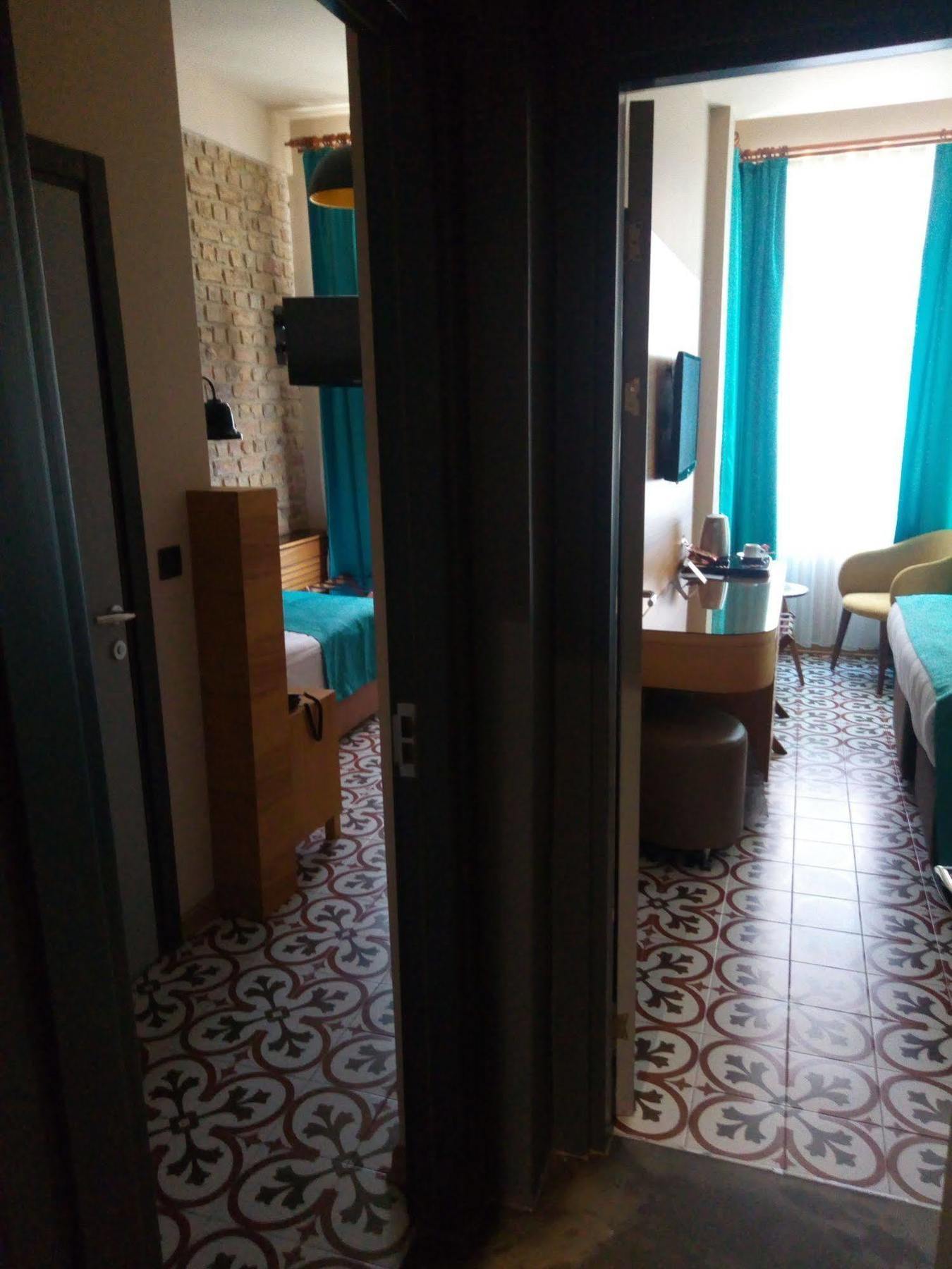 Hotel Pera Line 2*